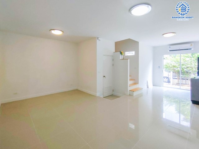 *****ทาวน์เฮ้าส์มือสองย่านสมุทรปราการ ม.พลีโน่ สุขสวัสดิ์ 66 หลังมุม! คุณภาพระดับ AP เนื้อที่มากถึง 18.3 ตร.ว. ฟังก์ชัน 3 ห้องนอน 2 ห้องน้ำ 1 ที่จอดรถ บ้านสภาพดี น่าอยู่สุดๆ บนทำเลดี เชื่อมต่อถนนสุขสวัสดิ์ ใกล้ทางด่วน "เฉลิมมหานคร" ในราคาคุ้ม!